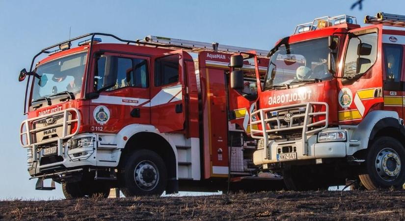 Négy borsodi település tűzoltói rohantak a nagy területű tűzhöz