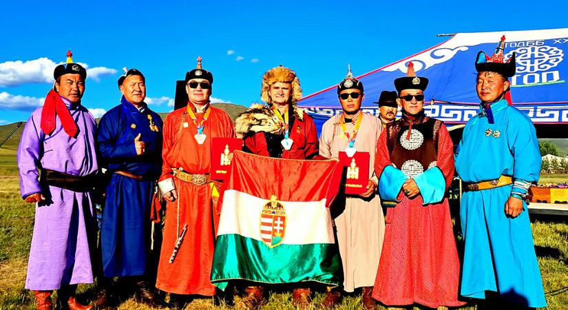 Magyar zászló lobog győztesen a mongol harcmezőn