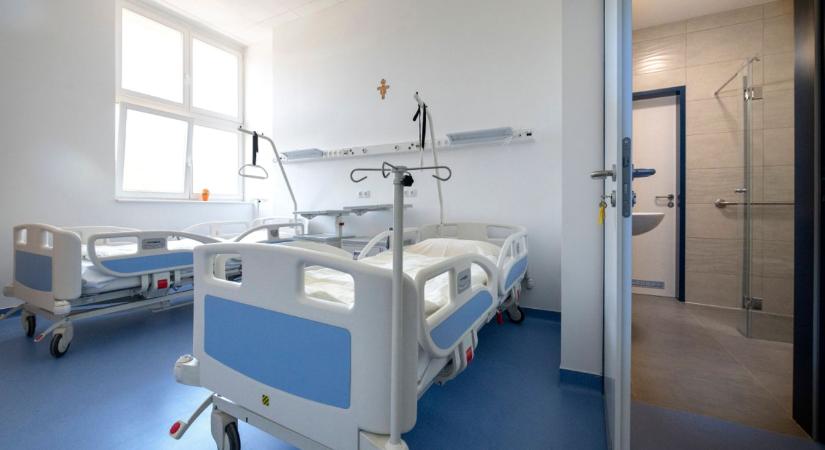 Újabb kórházfelújítás – – Elkezdődhet a Siófoki Kórház-Rendelőintézethez tartozó orvos és nővérszálló felújítása is