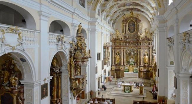 Nagyboldogasszony napja – Szűz Mária mennybevételének ünnepe és magyar hagyományai
