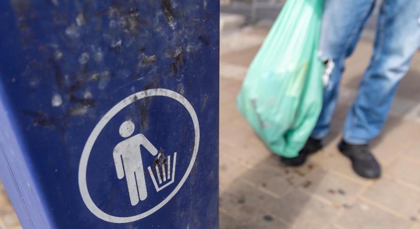 A kukázó férfi, avagy az ember, aki rádiót hallgat