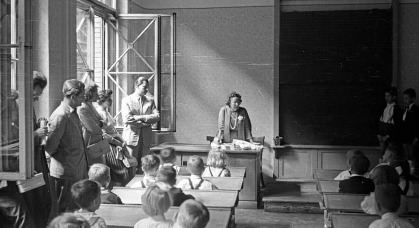 Vissza az iskolapadba: ilyen volt a tanévnyitó a ’60-as években – galéria