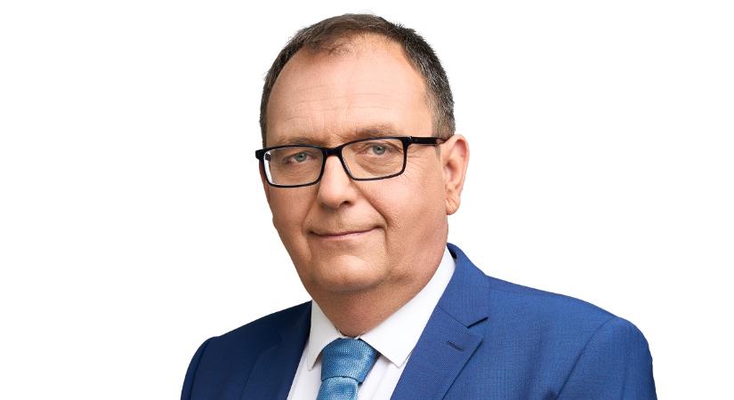 „Én innen jövök, és ide akarok jövőt építeni” – Mezei Zsolt a baloldal jelöltje Fejér 5-ben