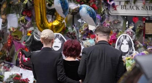 Letartóztatták a férfit, aki virágokat lopott Ozzy Osbourne emlékhelyéről
