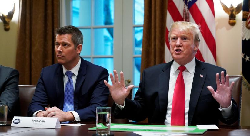 Trump egy új rendelettel fellendíti a kereskedelmi űrhajózást - a környezetvédők tiltakoznak