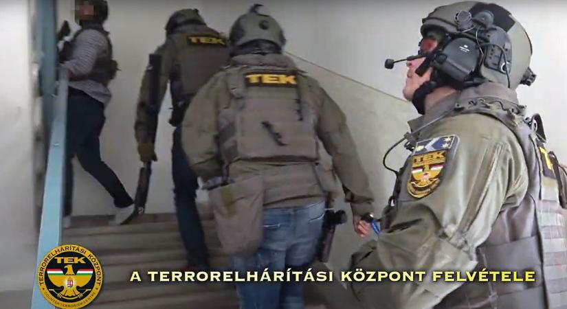 Lecsapott a TEK: elfogták egy pénzmosó hálózat tagjait (videóval)