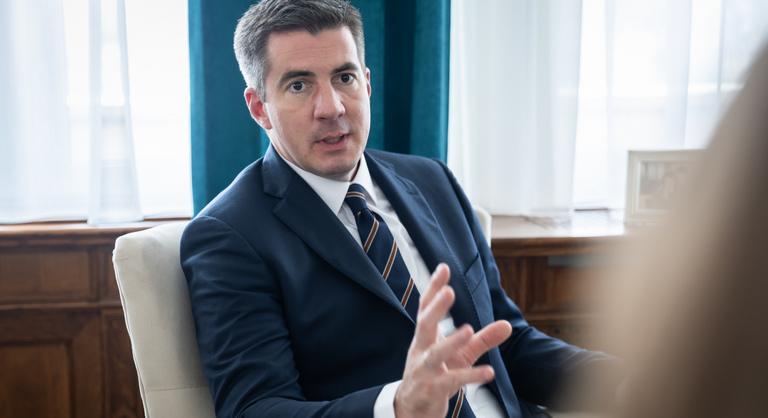 Kocsis Máté: A Telex elhallgatta Magyar Péter pozitív véleményét a fehérvári kórházról