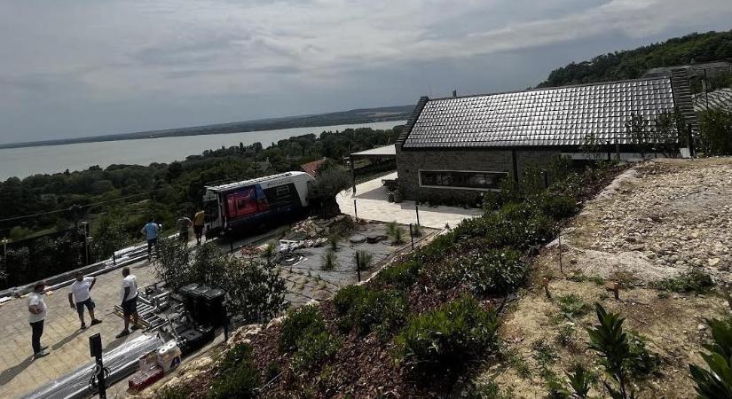 Hadházy Ákos újabb érdekes ingatlanra bukkant Tihanyban