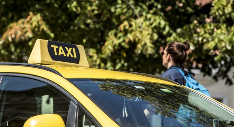 Lecsapott a BKK a taxisokra, 89 szabálytalanságot találtak a Sziget Fesztivál alatt