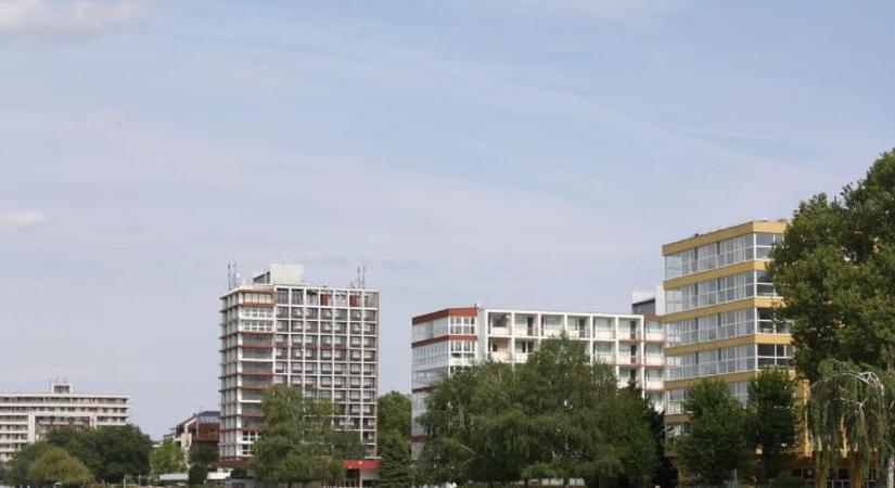 A Balatonnál csak a kiváltságosok tudnak nyaralót venni