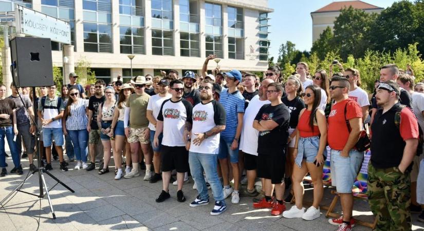 A TheVR szemüvegén át is láthatjuk a világot Debreceni Virágkarneválon – videóval