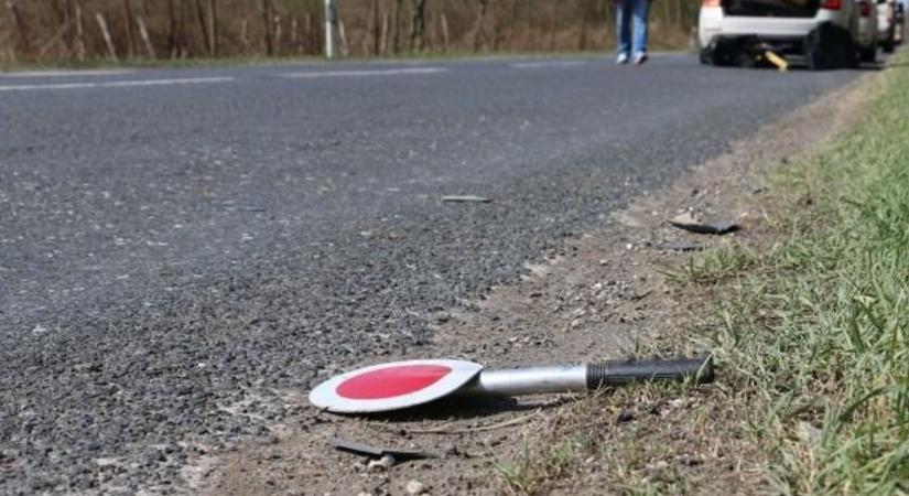 Közútkezelő autóba hajtott egy személygépkocsi Fehérvárnál