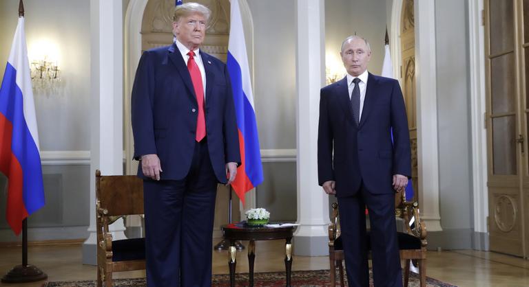 Putyin és Trump a legszűkebb bizalmi körét vonultatja fel – így néz ki a két nagyhatalom alaszkai delegációja