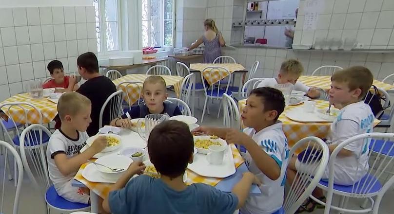 Feketelistás cég nyerhetett közétkeztetési pályázatot a DK-s vezetésű Újbudán  videó