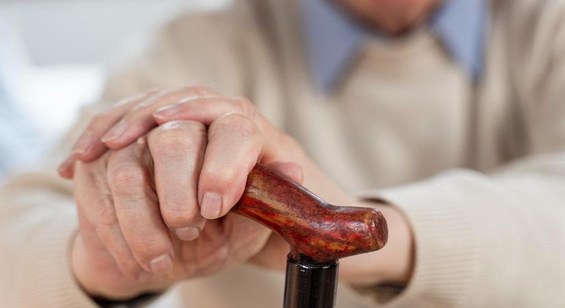 Rendkívüli! Pincében tartották és lekötözték a nyugdíjasokat a Hajdú-Bihar megyei idős otthonban