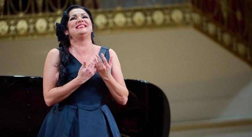 Anna Netrebkót meghívták a londoni Royal Operába, művészek és politikusok is tiltakoznak ellene