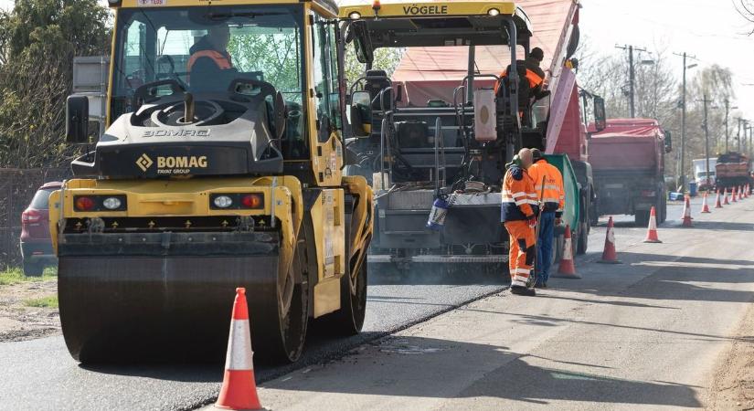 Várva várt bejelentés Lázár Jánostól: útfelújítási dömping veszi kezdetét Magyarországon 100 milliárd forintból – minden vármegyét érint