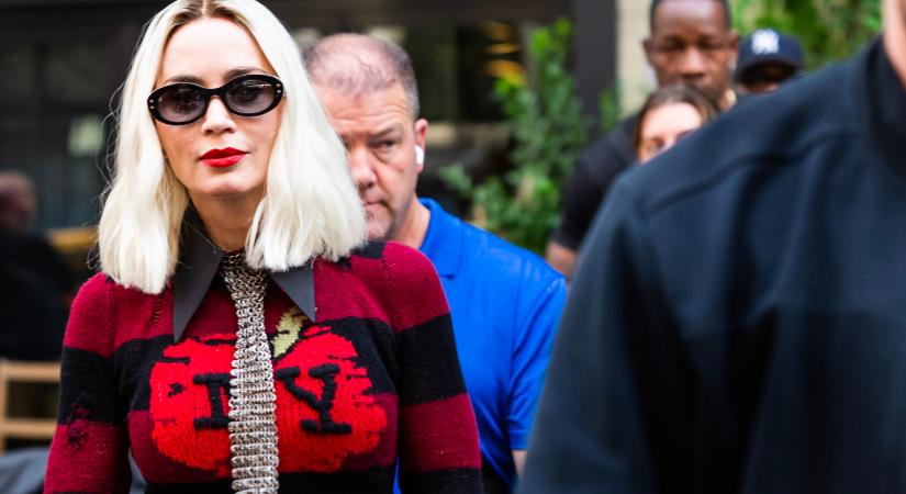 Sokkoló: platinaszőke hajjal tér vissza Emily Blunt Az ördög Pradát visel második részében