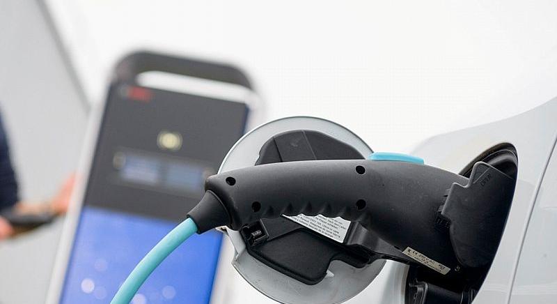 Új ötlettel gyorsítaná az e-autókat a Bosch és a Mitsubishi
