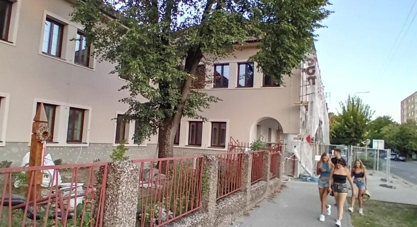 Teljesen felújították a zselízi magyar alapiskola épületét