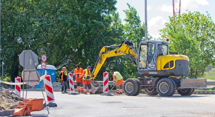 Lázár János: Most rendeltem meg egy száz milliárdos útfejlesztést