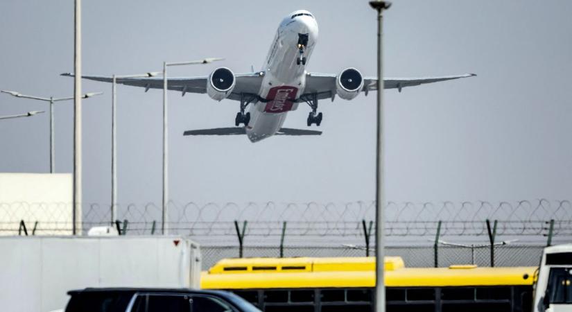 Káosz Manchesterben: repülőgépek karamboloztak a felszállópályán