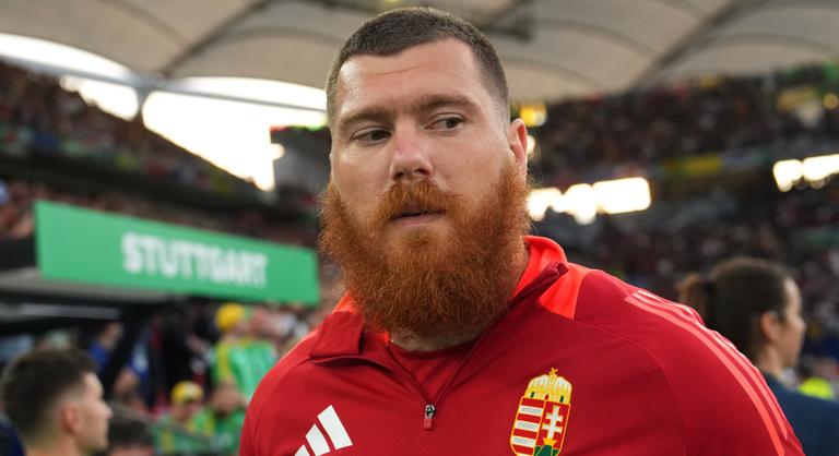 Kiújult sérülése, műtét és hosszú kihagyás vár a magyar labdarúgó-válogatott támadójára