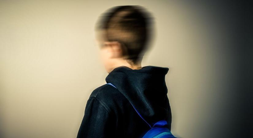 Eltűnt tizenhárom éves kisfiú után kutat a rendőrség