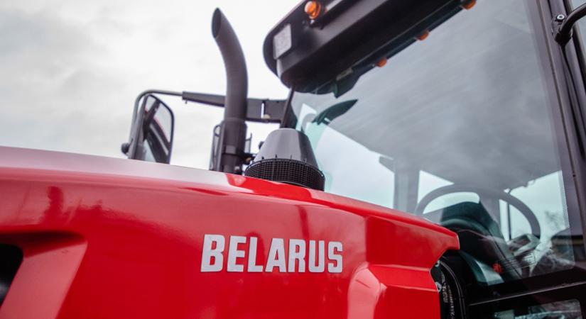 Nem hiszed el, melyik traktor nyerte el a maláj uralkodó tetszését!