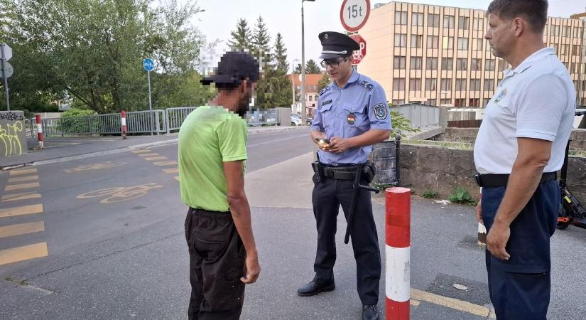 Járőrök vigyázzák az egri belváros nyugalmát