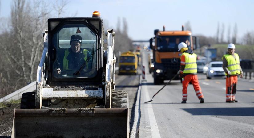Lázár János régóta várt fejlesztéseket indít a magyar utakon – ez minden vármegyét érint