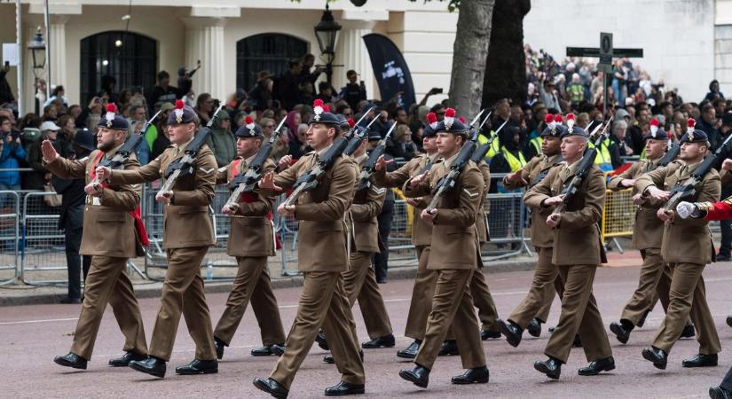 A brit hadsereg készen áll azonnal bevonulni Ukrajnába: bejelentést tett a védelmi miniszter