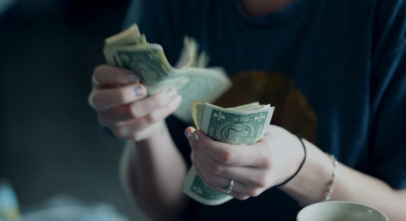 Egy új tervezet szerint nehezebb lesz készpénzre váltani a „szennyezett” kriptót