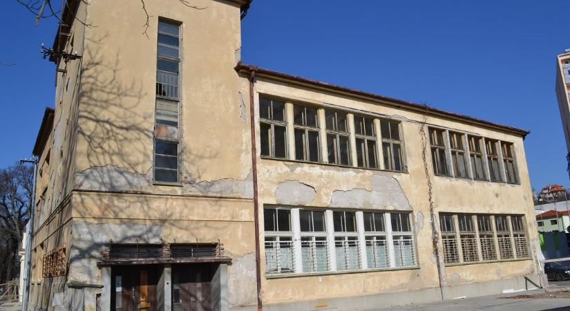 Megújul az egykori lévai zsidó iskola