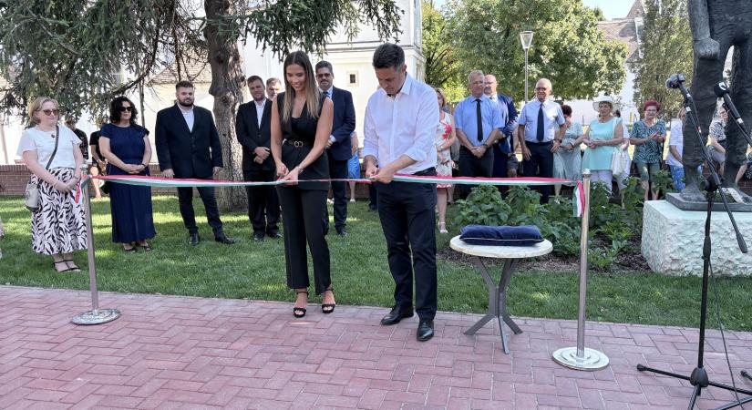 Átadták a megújult belvárosi teret