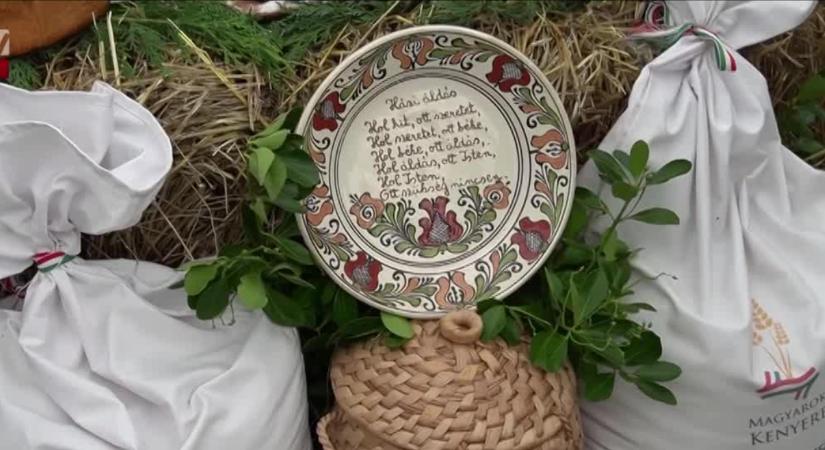 A kárpát-medencei Búzaösszeöntés Ünnepe  videó