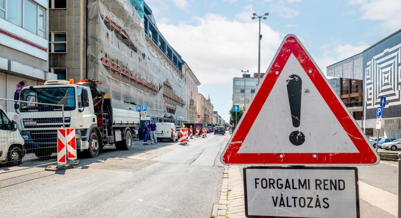 Csatornafelújítási munkák a Bajcsy-Zsilinszky úton