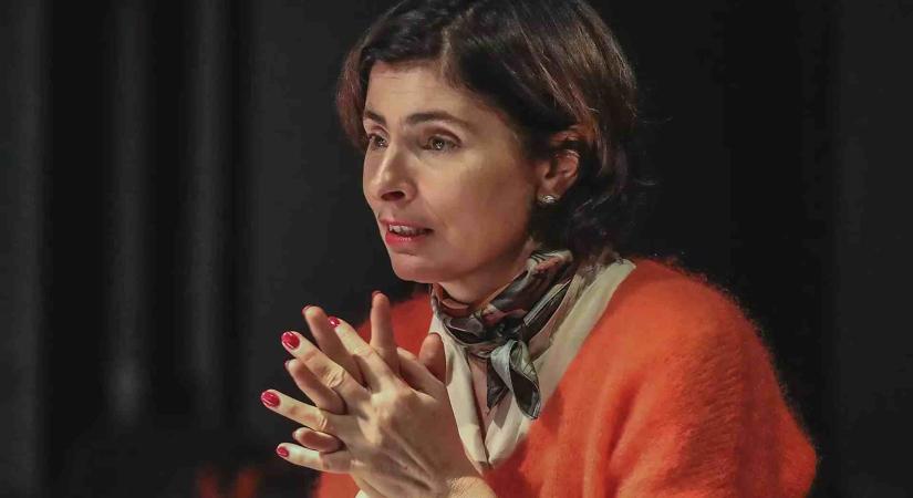 „MEGNYUGTATÓ, HOGY KÖRÜL VAGYUNK VÉVE A MEGMAGYARÁZHATATLANNAL” Interjú Kincses Rékával