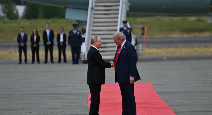 Leszállt mindkét elnök, most már tényleg kezdődik a csúcs
