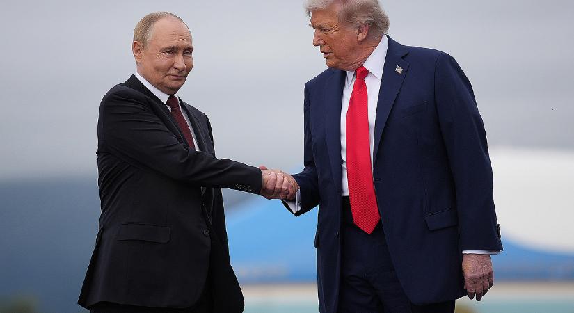Megkezdődött a történelmi találkozó: farkasszemet néz egymással Putyin és Trump
