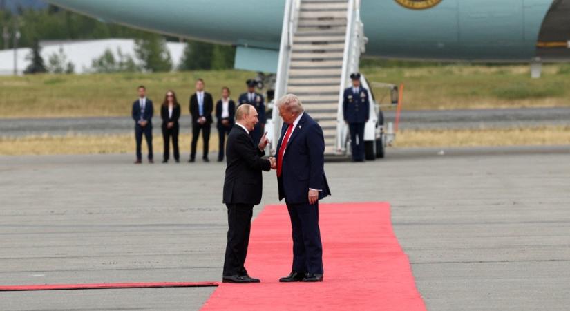 Meglepő fogadtatásban részesült Putyin – Trump úgy köszöntötte, mint régi barátot