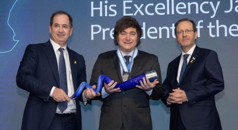 Az argentin elnök kapta a Genezis díjat, majd meghirdette az „Izsák megállapodásokat”