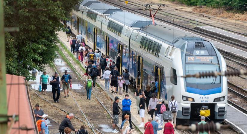 Jelentősen romlott a MÁV megítélése, míg 2023-ban az utasok 68 százaléka volt elégedett a társasággal, idén már csak 50 százalék mondta ezt