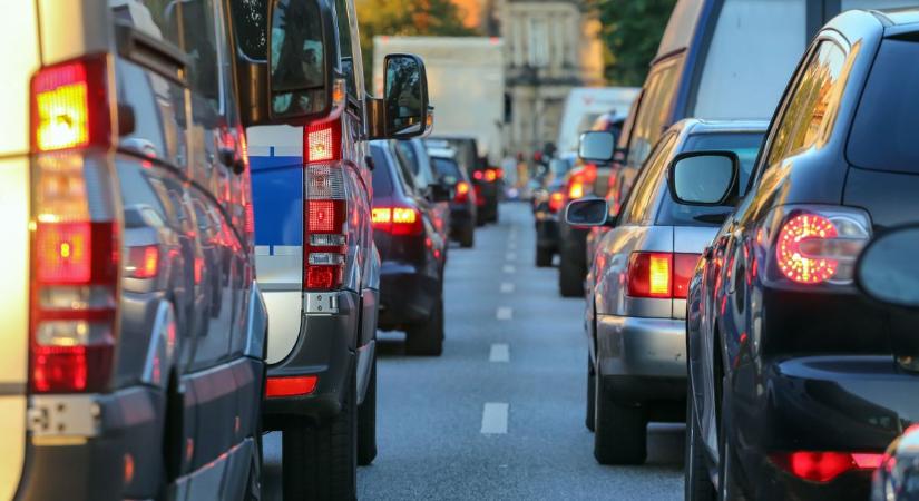 Újabb baleset a sztrádán, forgalmi akadályra kell számítani