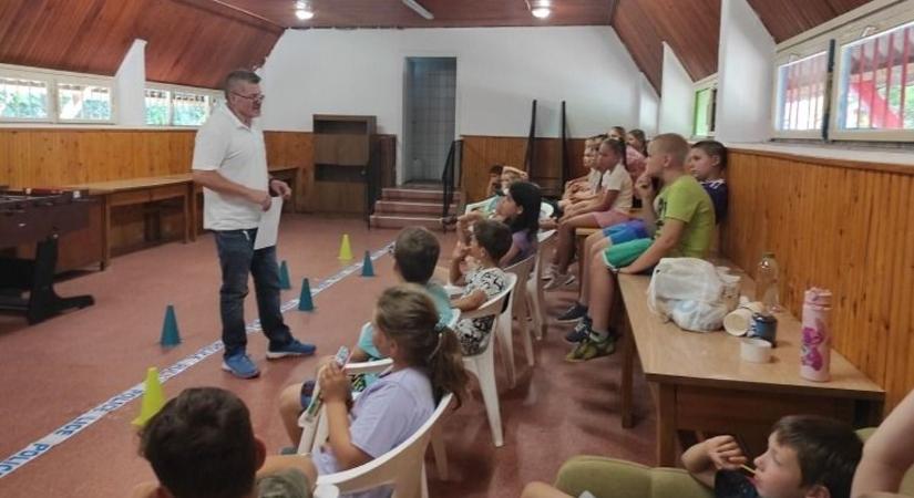 Megjelentek a zsaruk a Miskolc-Perecesi nyári táborban