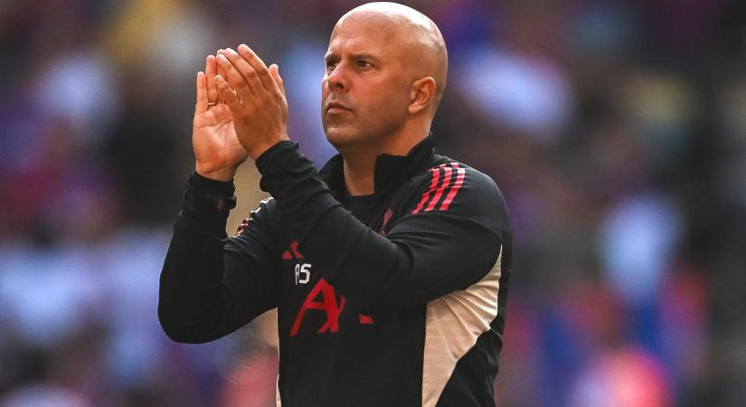 Arne Slot folytatja az őrült költekezést: újabb sztárt igazolt a Liverpool