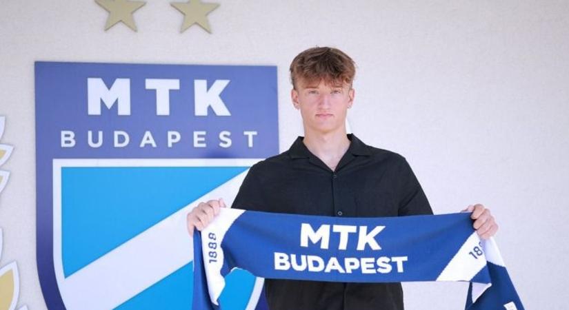 Kecskeméti fiatal kapott profi szerződést