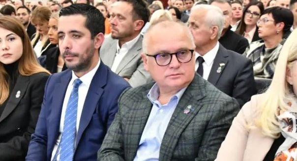 Házi őrizetre enyhítették a Momirović és Vesić elleni vizsgálati fogságot