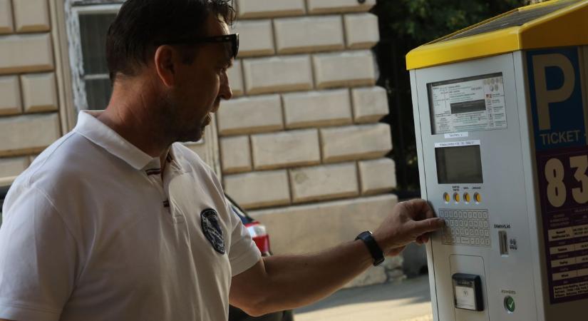 Keszthelyen a parkolóautomata is okos lett – kártyát kér és rendszámot jegyez