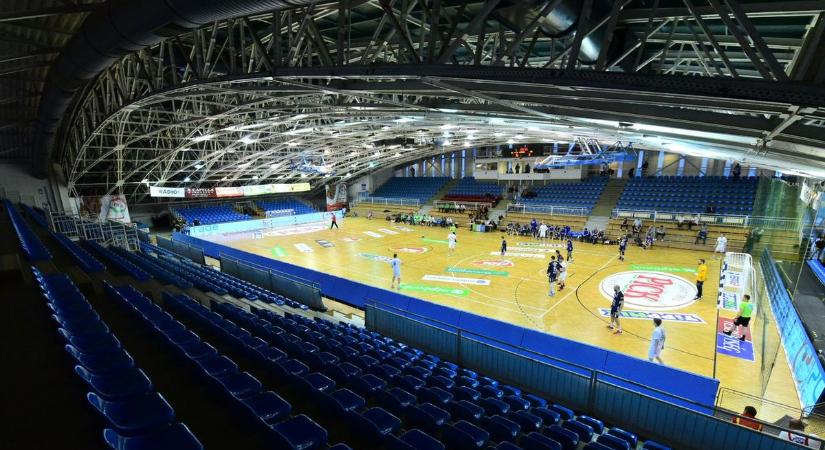 Így lett egy tervezett uszodából Szeged legendás sportcsarnoka